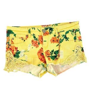 Vanilla Star Yellow Floral Distressed Crochet Appliqué Denim Short Shorts Size 5